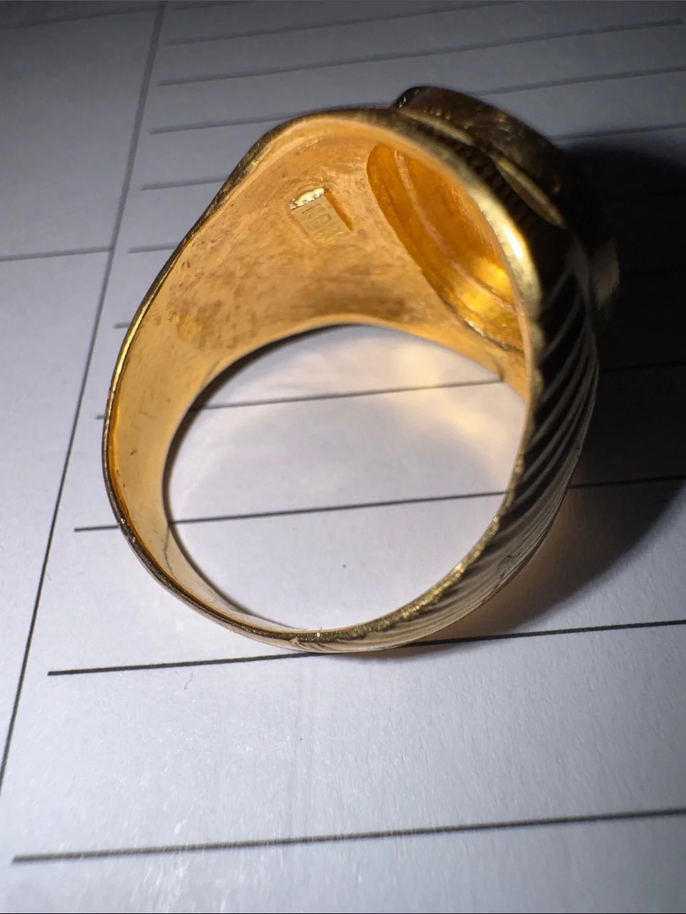 Solid 22 ct Gold Men's Engraved Signet Ring - Classic Style 11.45 grams